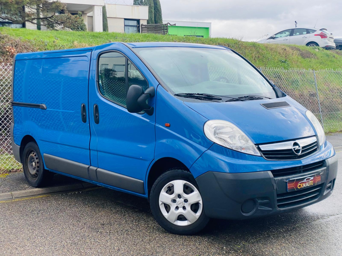 OPEL VIVARO 