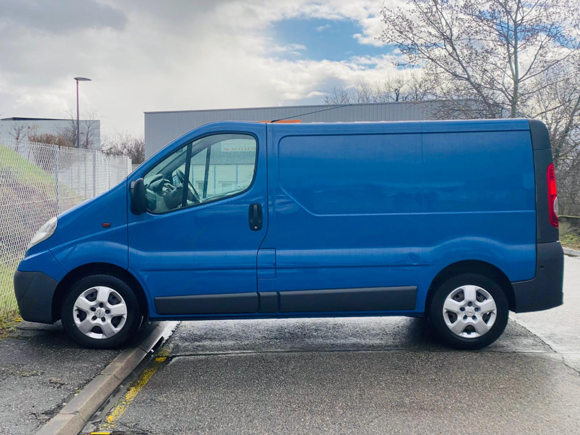 OPEL VIVARO  - vue 1