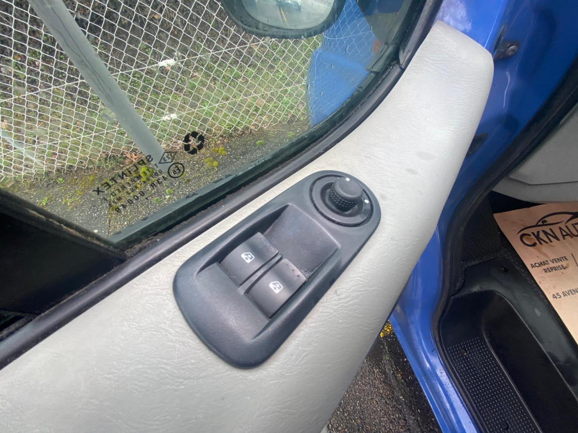 OPEL VIVARO  - vue 1