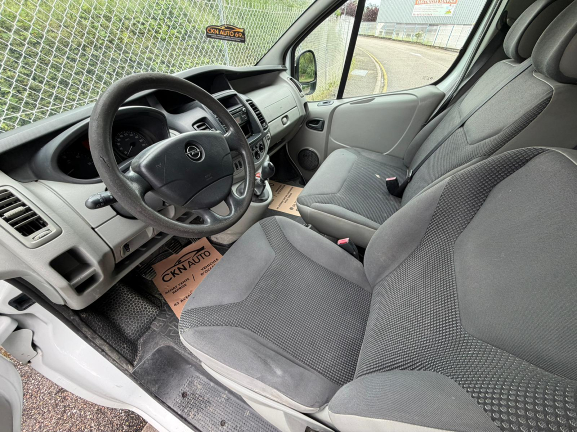 OPEL VIVARO - vue 1