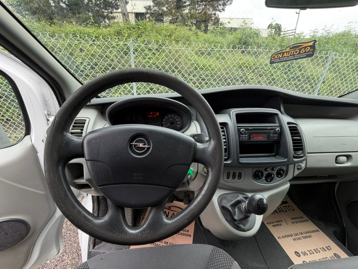 OPEL VIVARO - vue 1