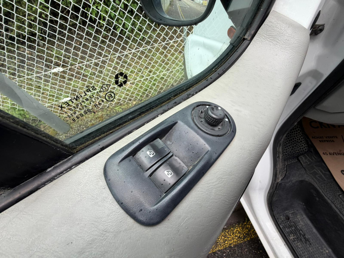 OPEL VIVARO - vue 1