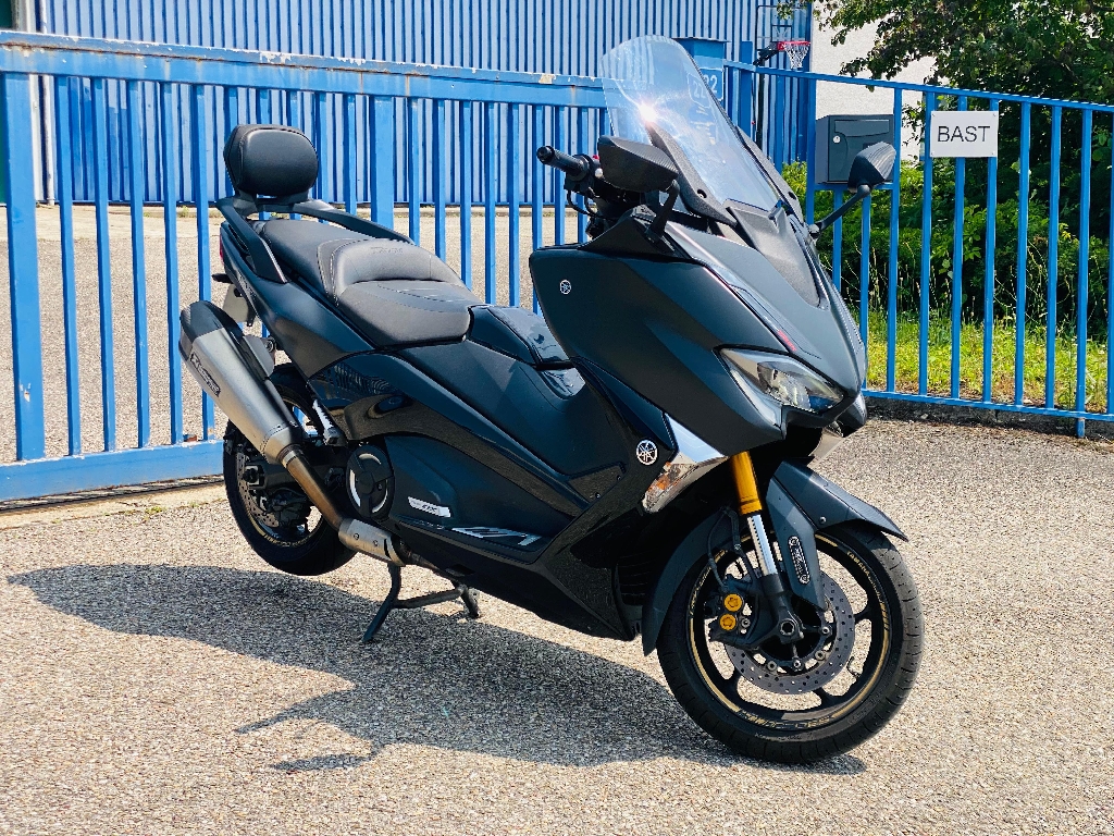 YAMAHA XP TMAX