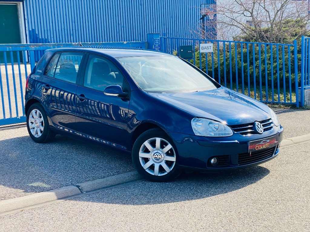 VOLKSWAGEN GOLF