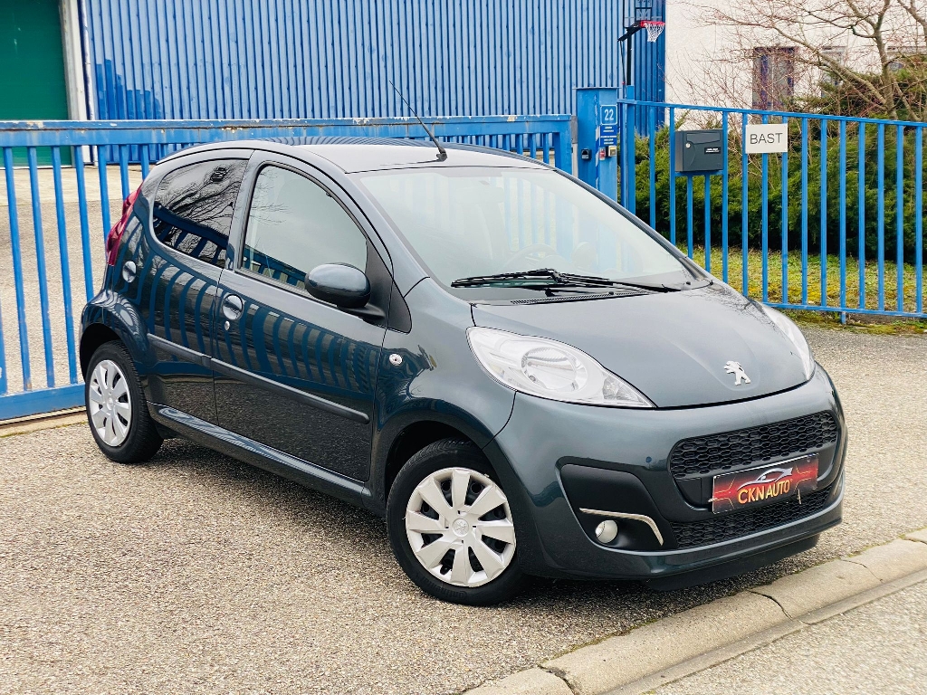 PEUGEOT 107