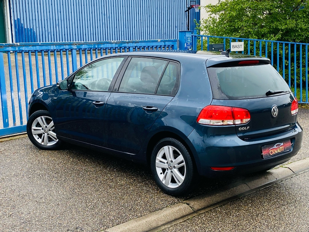 VOLKSWAGEN GOLF - vue 1