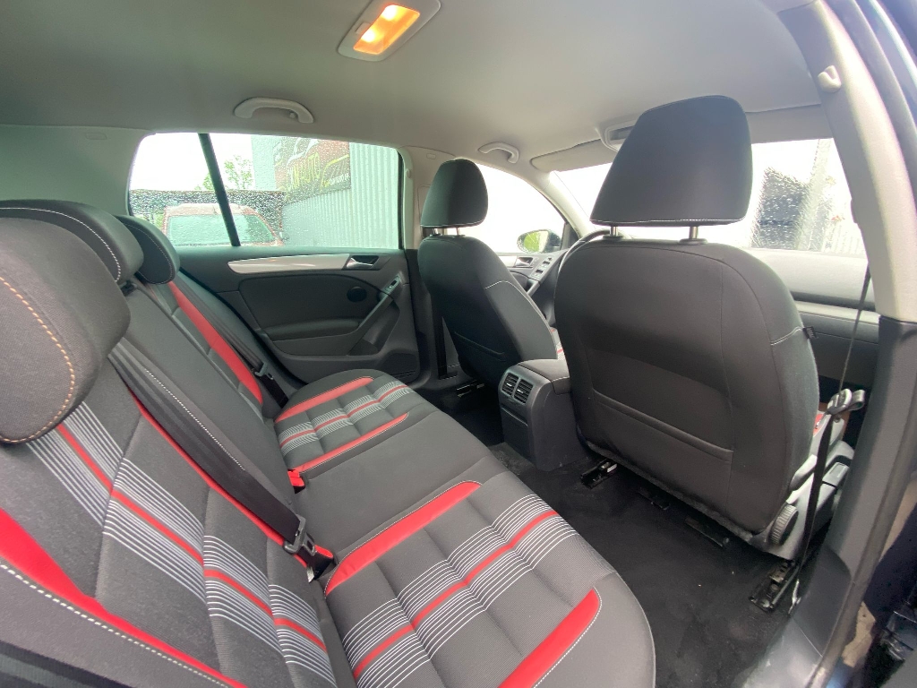 VOLKSWAGEN GOLF - vue 1