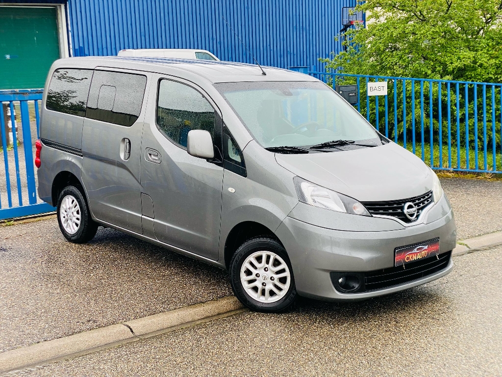 NISSAN NV200 