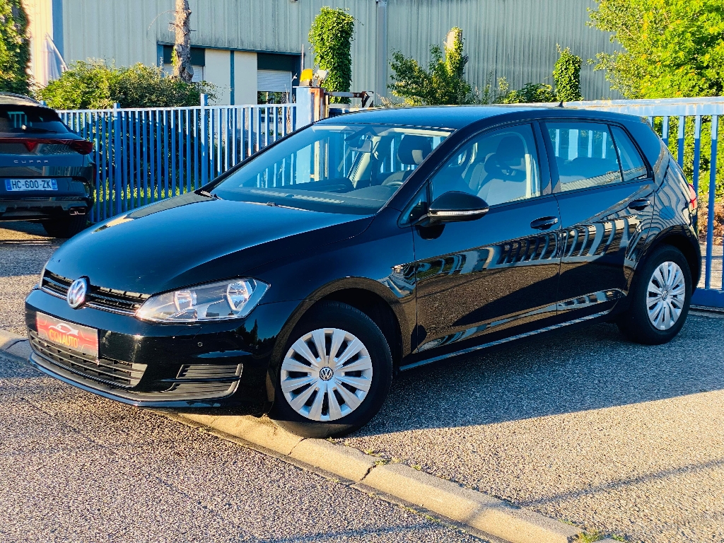 VOLKSWAGEN GOLF - vue 1