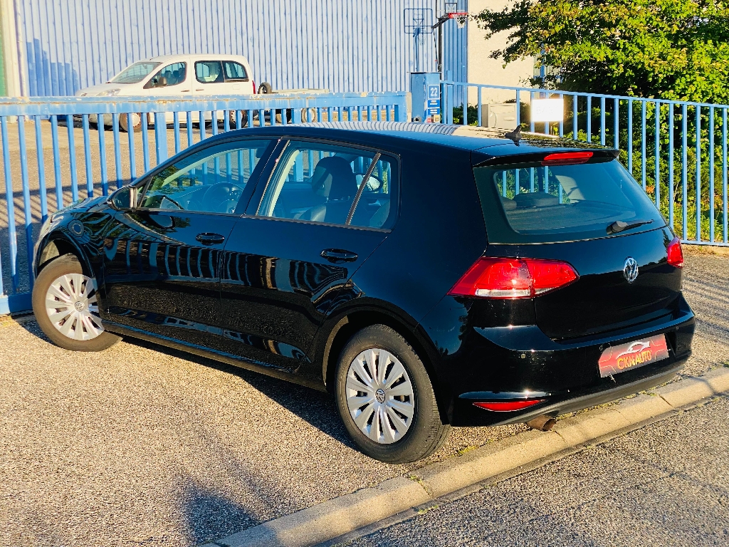 VOLKSWAGEN GOLF - vue 1