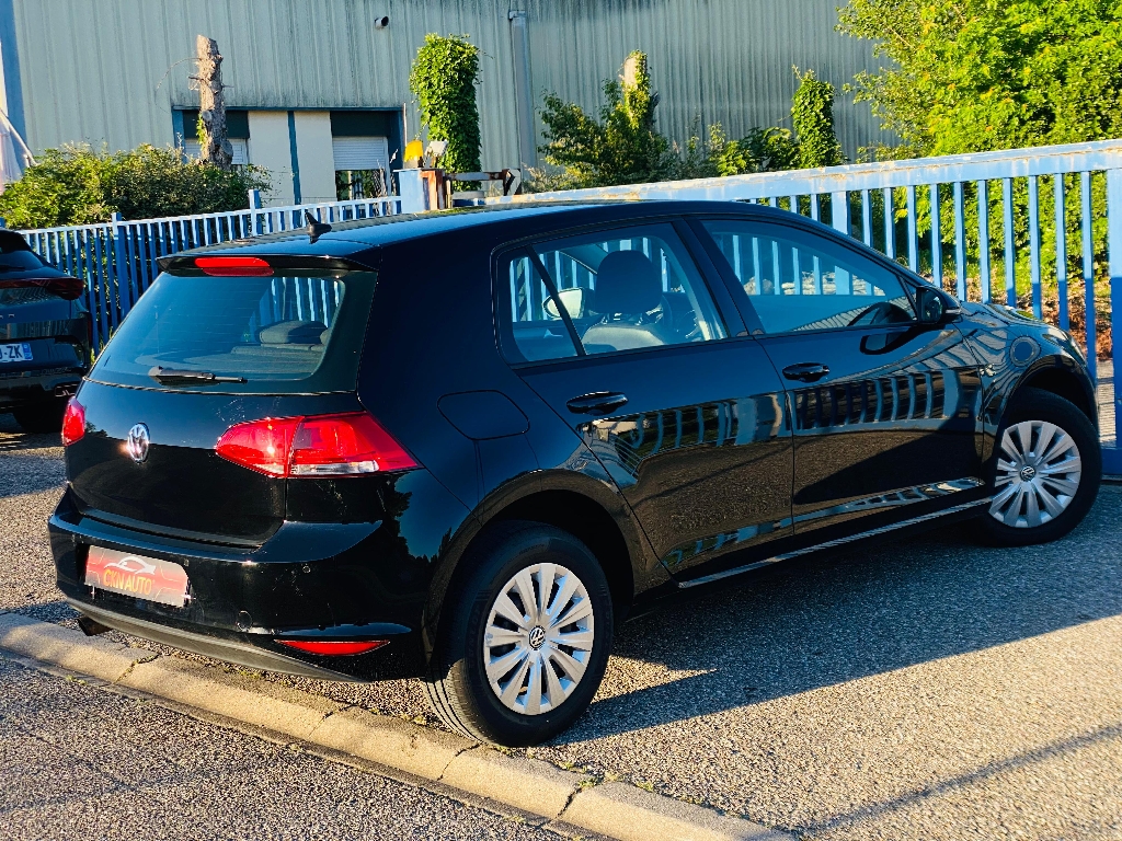 VOLKSWAGEN GOLF - vue 1
