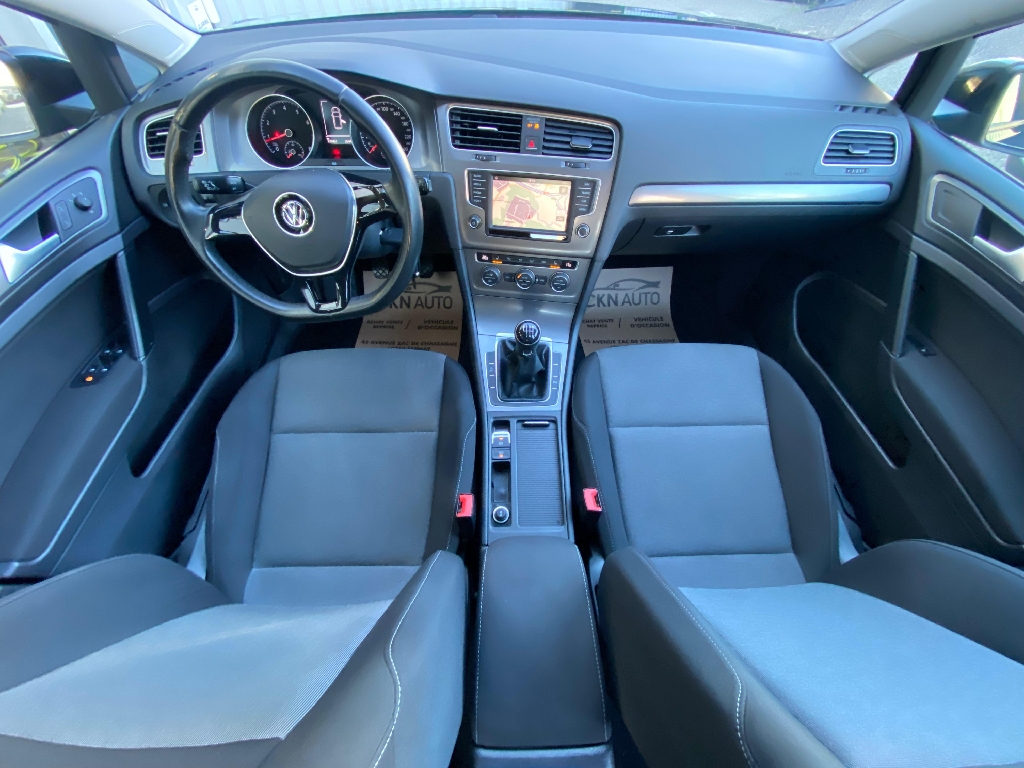 VOLKSWAGEN GOLF - vue 1