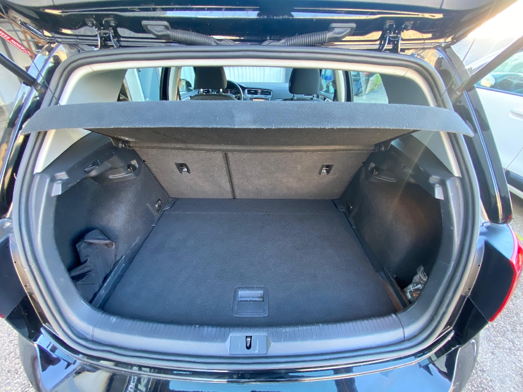 VOLKSWAGEN GOLF - vue 1