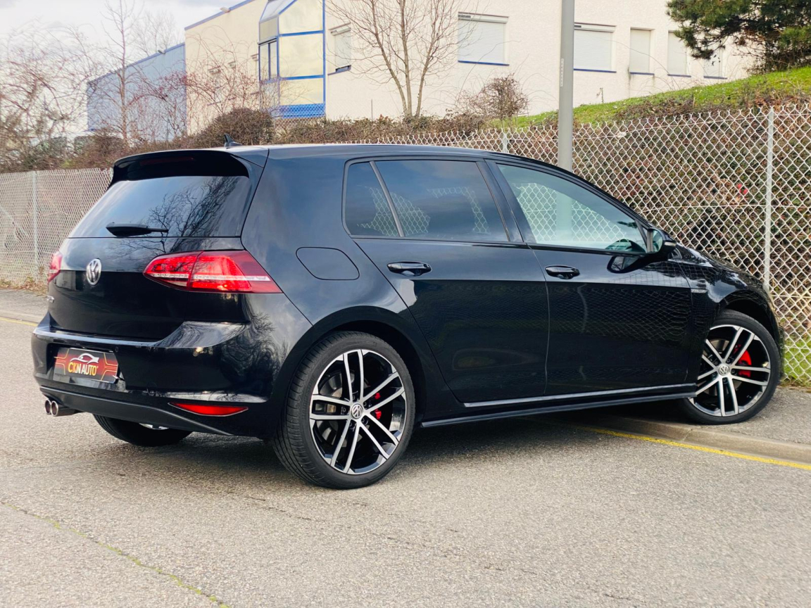 VOLKSWAGEN GOLF - vue 1
