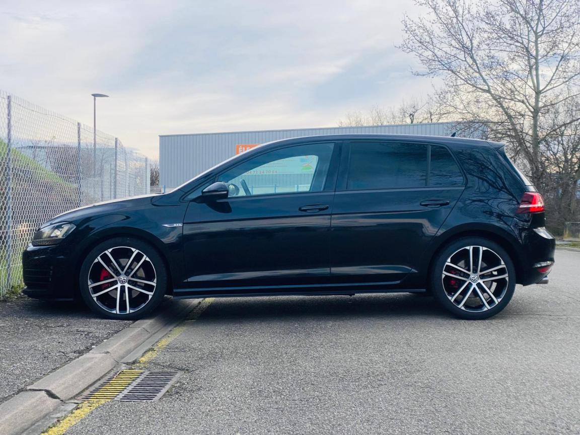 VOLKSWAGEN GOLF - vue 1