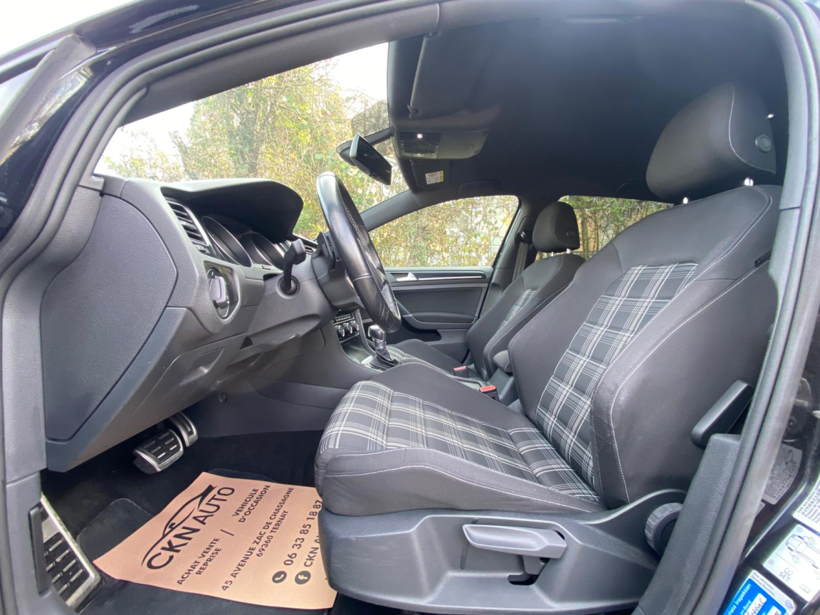 VOLKSWAGEN GOLF - vue 1
