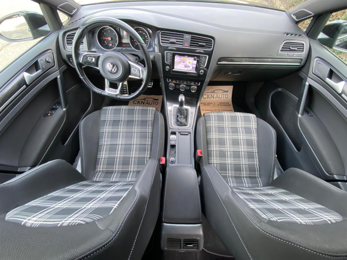 VOLKSWAGEN GOLF - vue 1