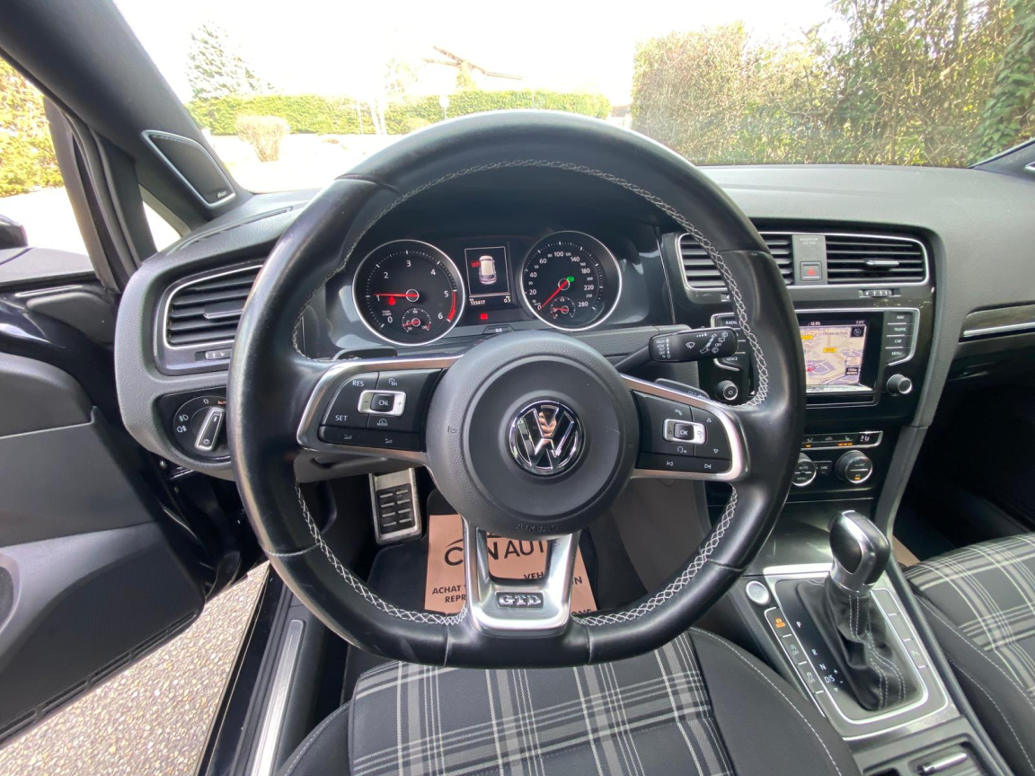VOLKSWAGEN GOLF - vue 1