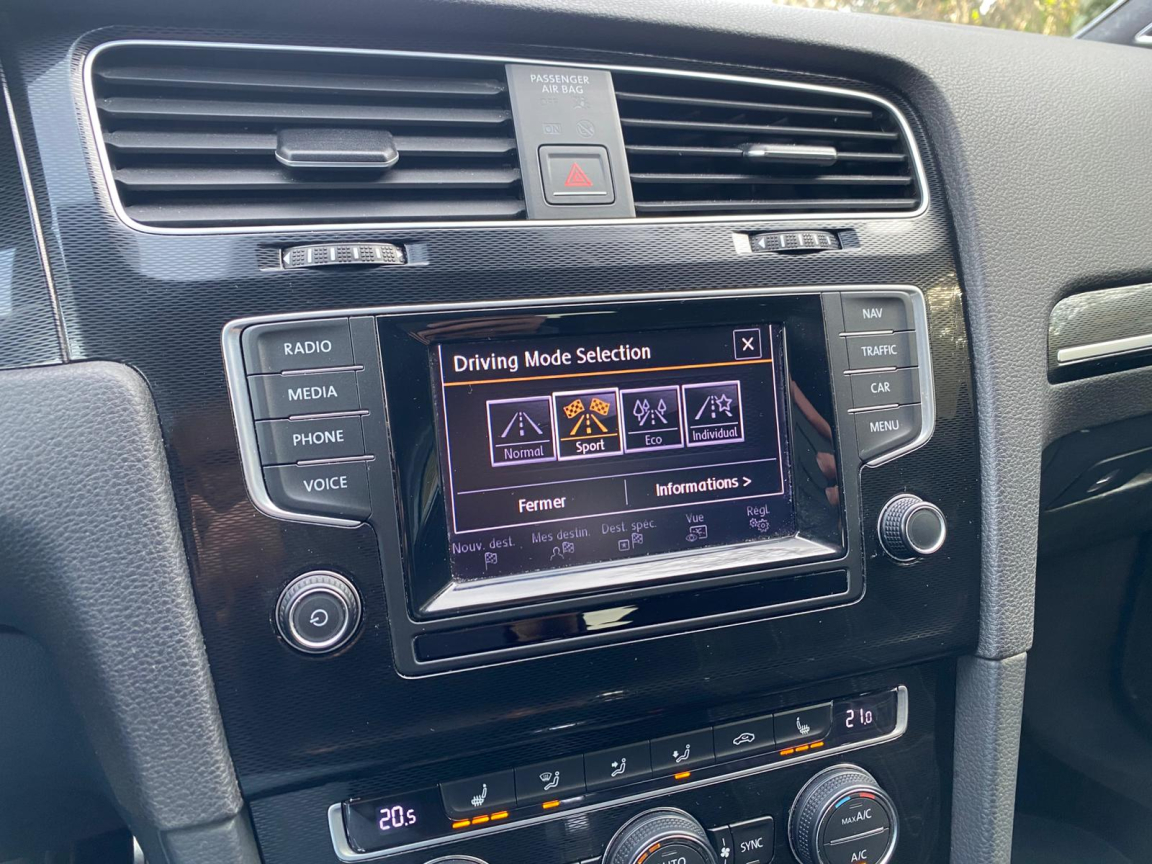VOLKSWAGEN GOLF - vue 1