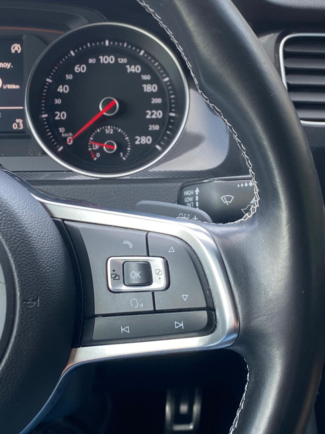 VOLKSWAGEN GOLF - vue 1