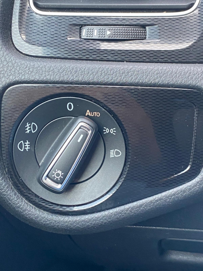 VOLKSWAGEN GOLF - vue 1