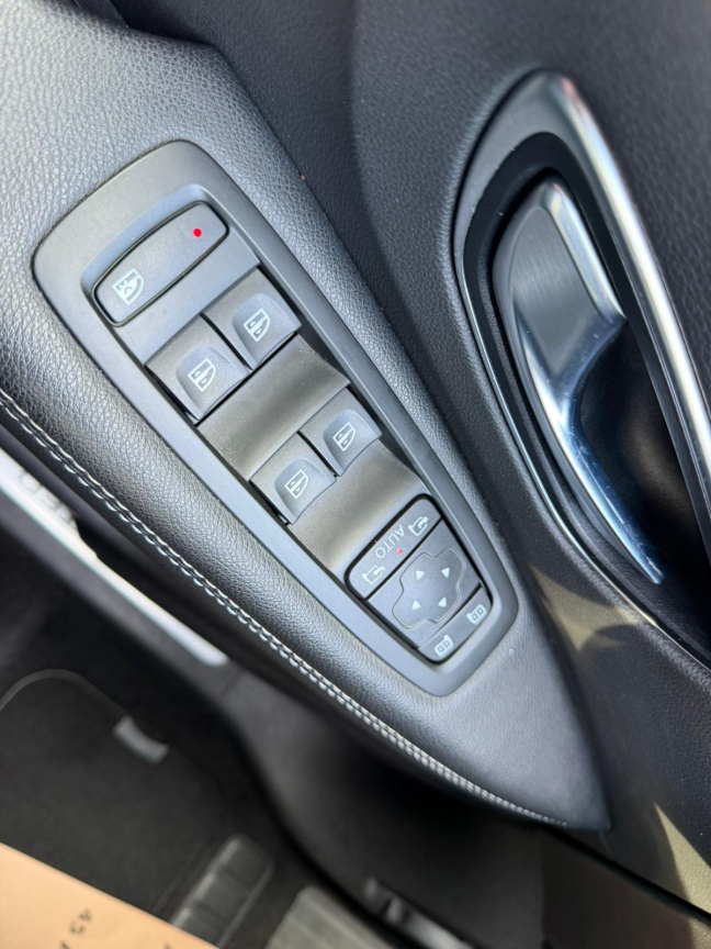 RENAULT SCENIC  - vue 1