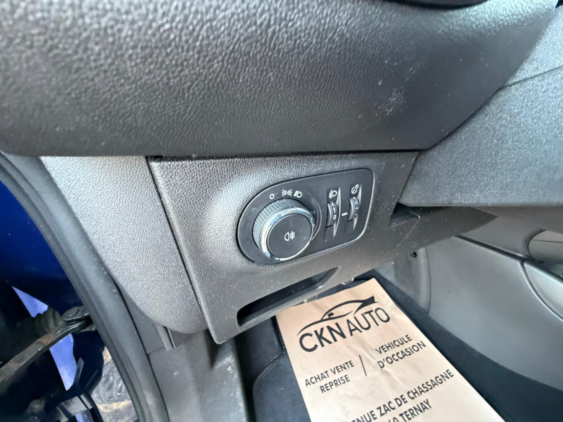 OPEL CORSA - vue 1